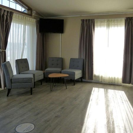 Rodeway Inn & Suites Ontario Dış mekan fotoğraf